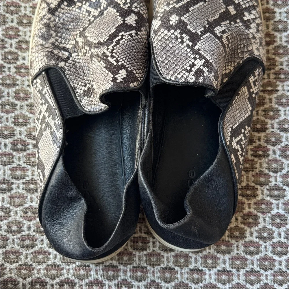 VINCE Blair 5 Snakeskin Print Leather Slip On Sneakers in Taupe Women's 9